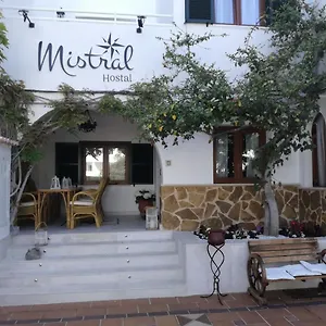 hostal-mistral.allmallorcahotels.com/